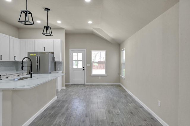 106 Harbor Court Drive, Conroe, TX 77356