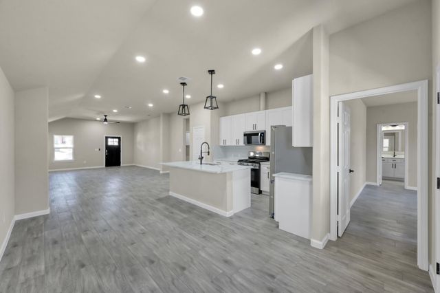 106 Harbor Court Drive, Conroe, TX 77356