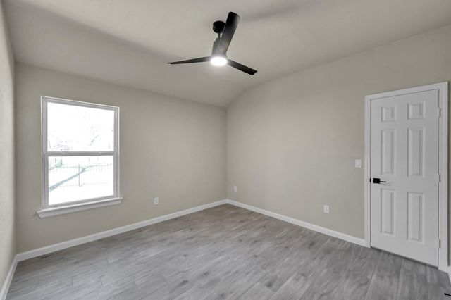 106 Harbor Court Drive, Conroe, TX 77356