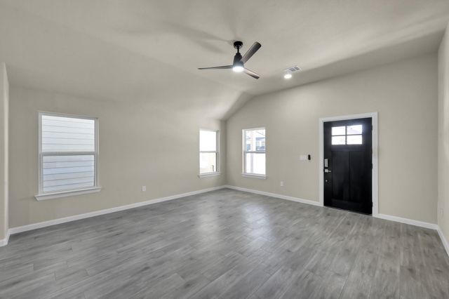 106 Harbor Court Drive, Conroe, TX 77356