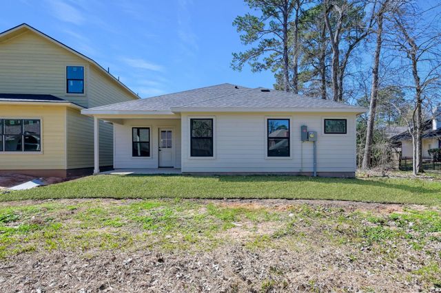 106 Harbor Court Drive, Conroe, TX 77356