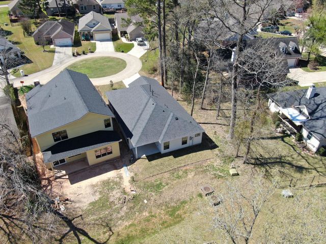 106 Harbor Court Drive, Conroe, TX 77356