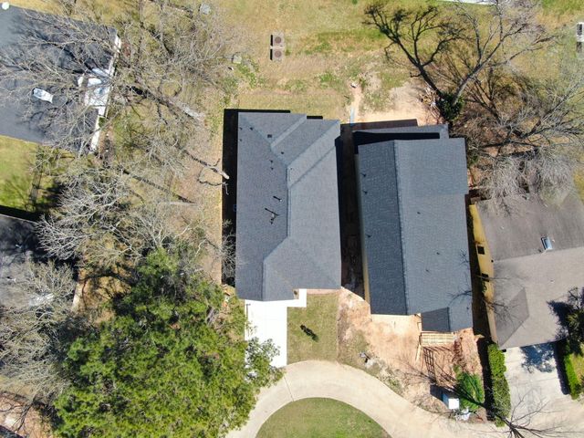 106 Harbor Court Drive, Conroe, TX 77356