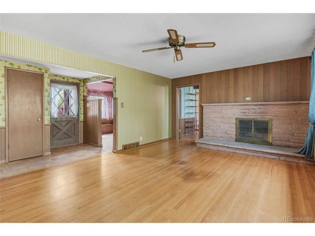 835 Hoyt St, Lakewood, CO 80215
