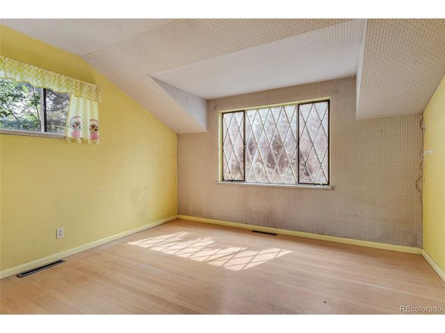 835 Hoyt St, Lakewood, CO 80215