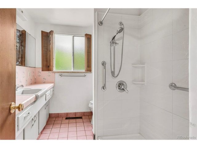 835 Hoyt St, Lakewood, CO 80215