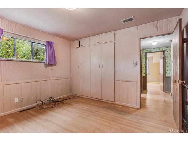 835 Hoyt St, Lakewood, CO 80215