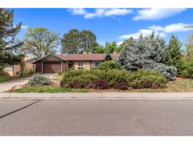 835 Hoyt St, Lakewood, CO 80215