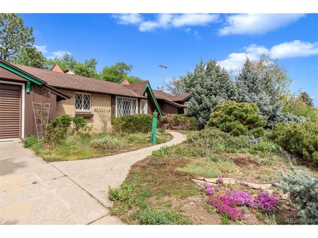 835 Hoyt St, Lakewood, CO 80215