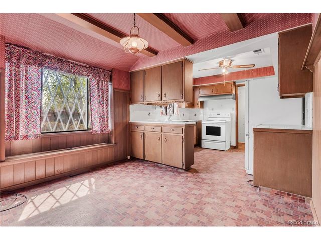 835 Hoyt St, Lakewood, CO 80215