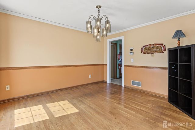 22 Ditmars Circle, Hillsborough, NJ 08844