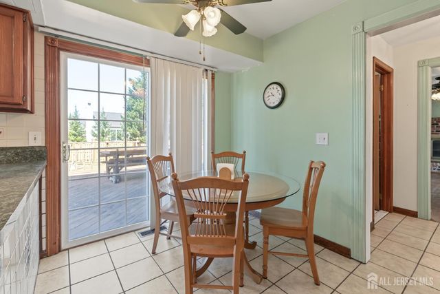 22 Ditmars Circle, Hillsborough, NJ 08844