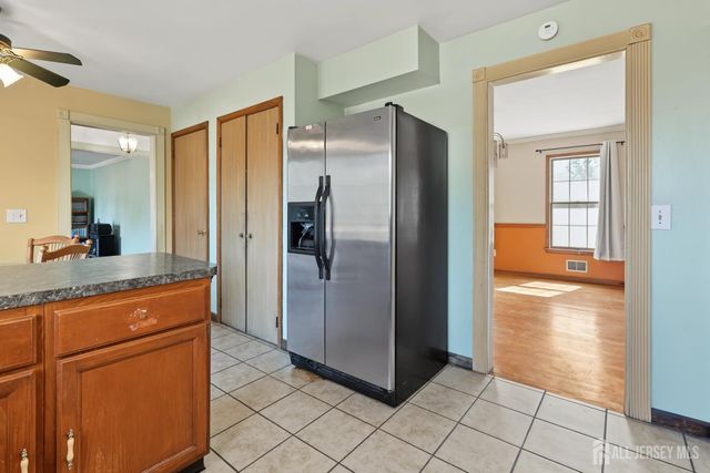 22 Ditmars Circle, Hillsborough, NJ 08844