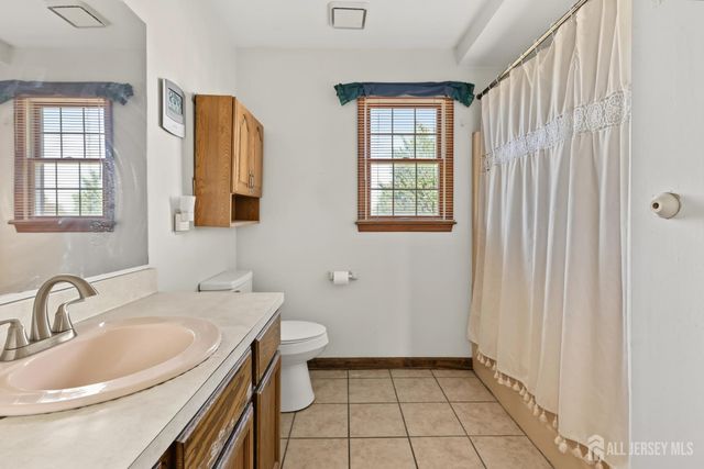 22 Ditmars Circle, Hillsborough, NJ 08844