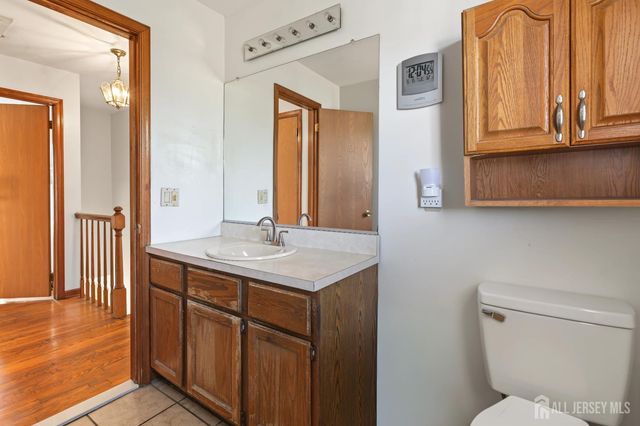 22 Ditmars Circle, Hillsborough, NJ 08844