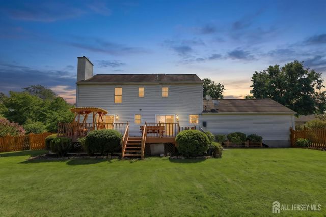 22 Ditmars Circle, Hillsborough, NJ 08844