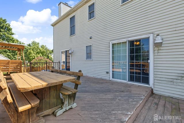 22 Ditmars Circle, Hillsborough, NJ 08844