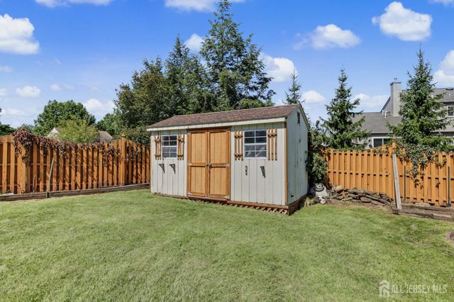 22 Ditmars Circle, Hillsborough, NJ 08844