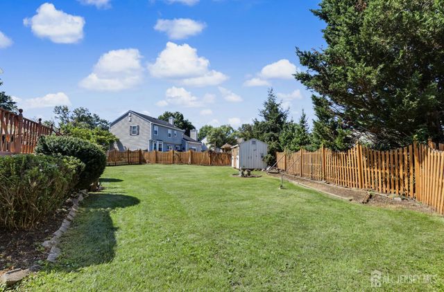 22 Ditmars Circle, Hillsborough, NJ 08844