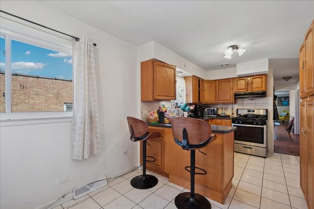 8940 Lamon Avenue, Skokie, IL 60077