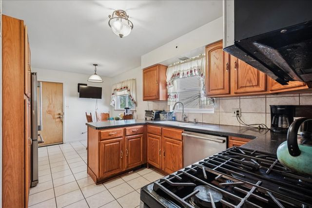 8940 Lamon Avenue, Skokie, IL 60077