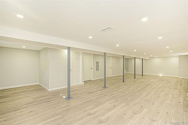 180 Park Avenue, Deer Park, NY 11729