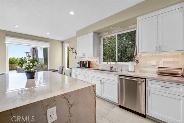 7315 Rutherford Hill, West Hills (los Angeles), CA 91307