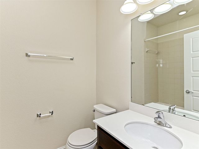 6814 E Riverside DR 63, Austin, TX 78741
