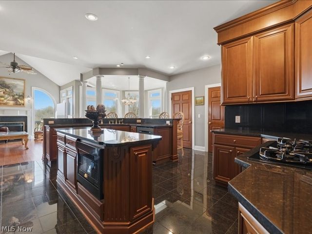 31 Wyndmere, Vienna, WV 26105