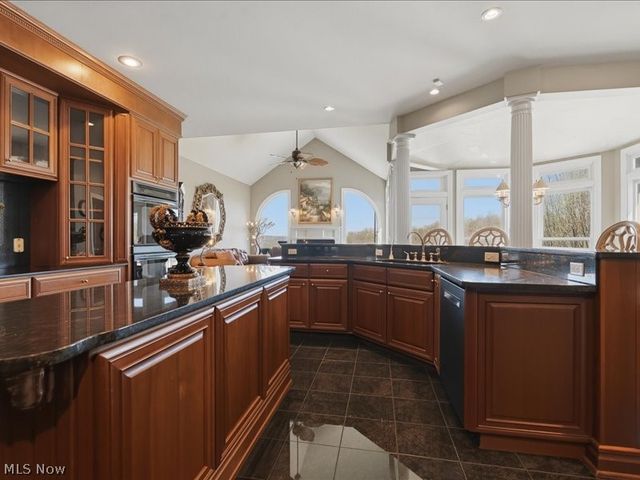31 Wyndmere, Vienna, WV 26105