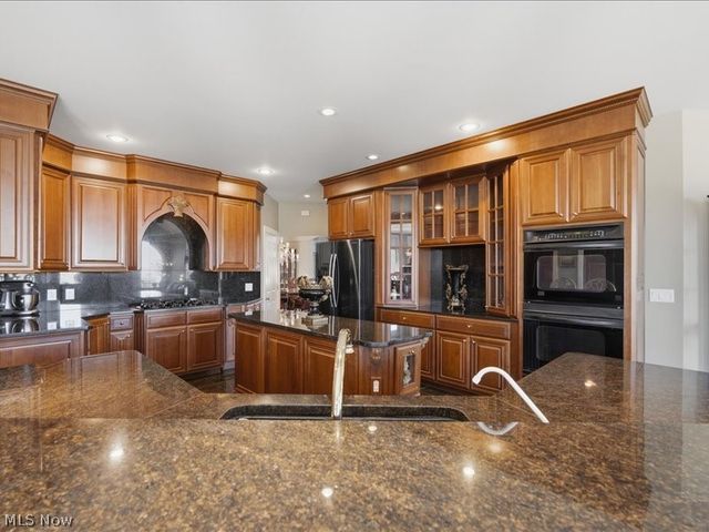 31 Wyndmere, Vienna, WV 26105