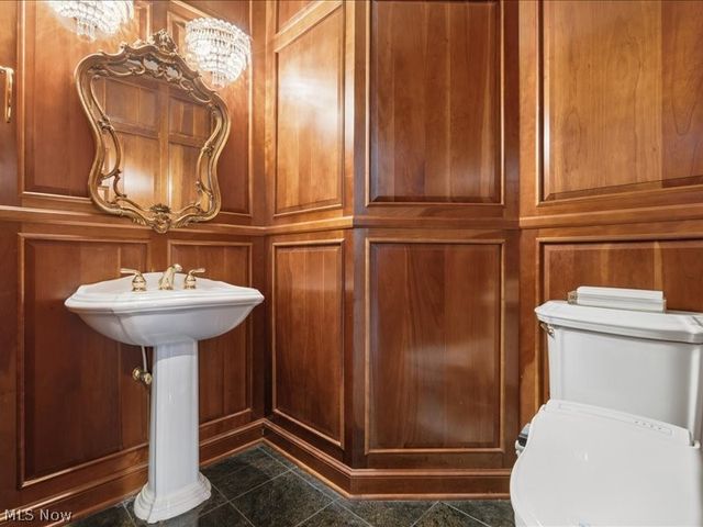 31 Wyndmere, Vienna, WV 26105