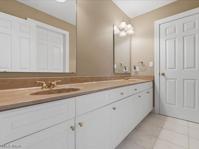 31 Wyndmere, Vienna, WV 26105