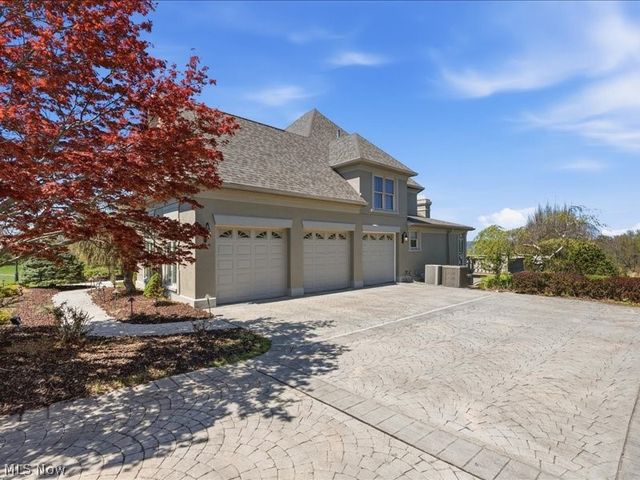31 Wyndmere, Vienna, WV 26105