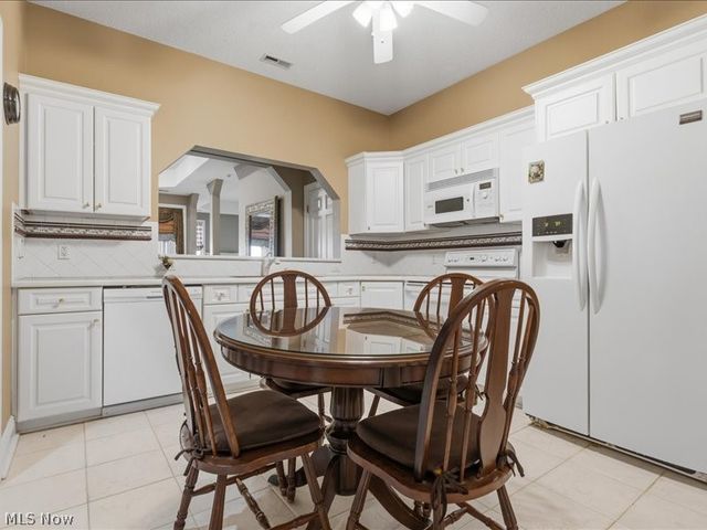 31 Wyndmere, Vienna, WV 26105