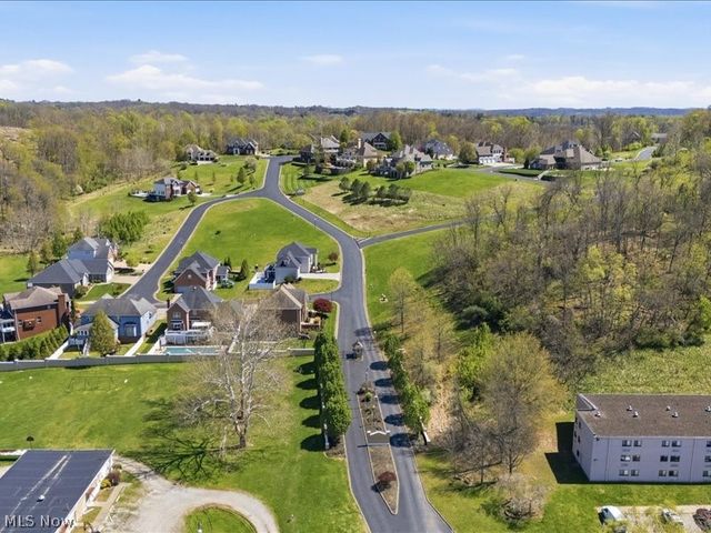 31 Wyndmere, Vienna, WV 26105