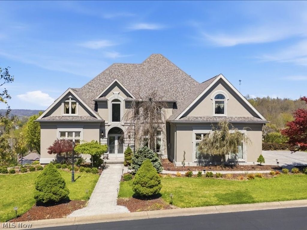 31 Wyndmere, Vienna, WV 26105