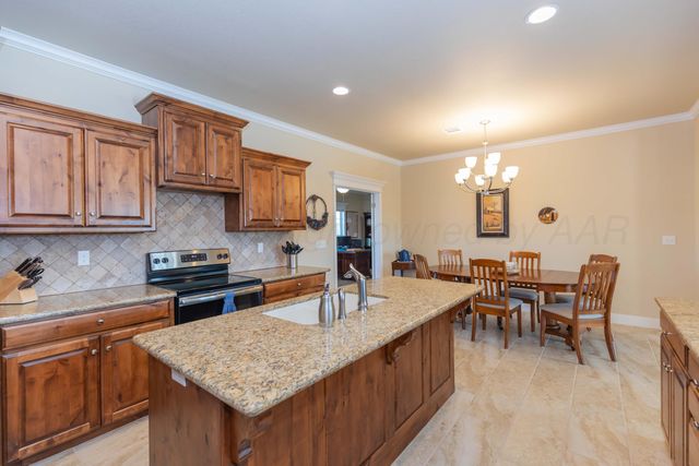 62 CANYON EAST Parkway, Canyon, TX 79015