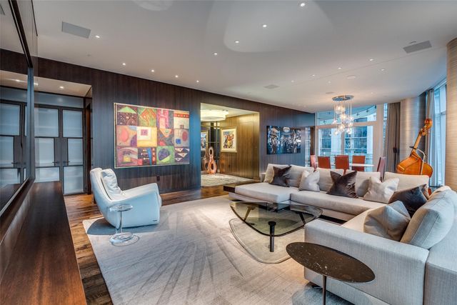 1918 Olive Street 1603, Dallas, TX 75201