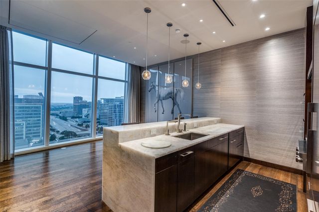 1918 Olive Street 1603, Dallas, TX 75201