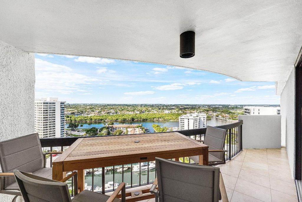 Image 11 of property listing at 4545 N Ocean Boulevard Ph-D, Boca Raton, FL 33431