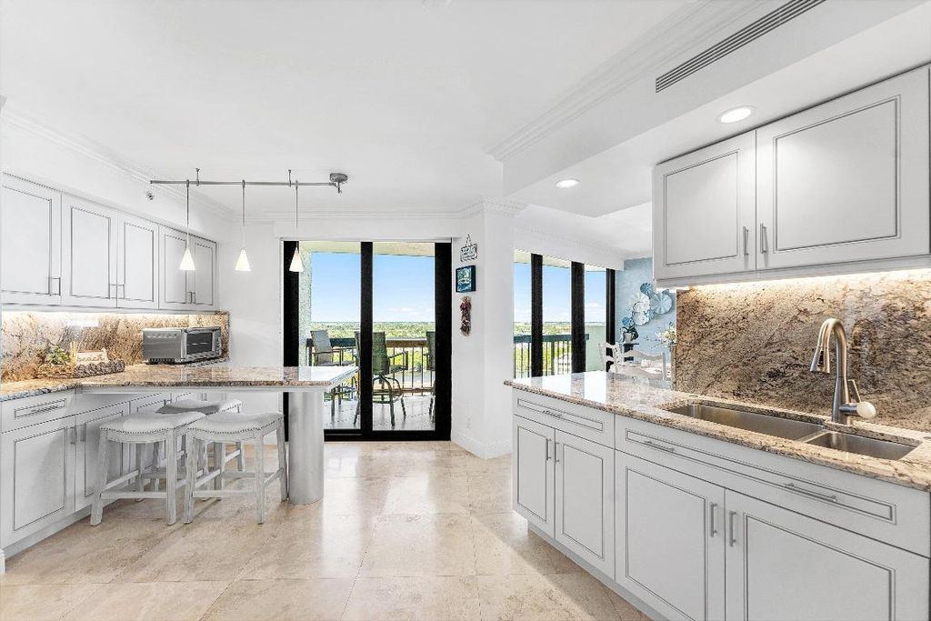 Image 12 of property listing at 4545 N Ocean Boulevard Ph-D, Boca Raton, FL 33431