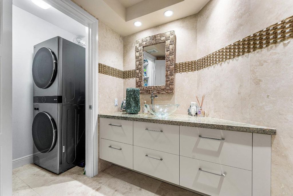 Image 18 of property listing at 4545 N Ocean Boulevard Ph-D, Boca Raton, FL 33431