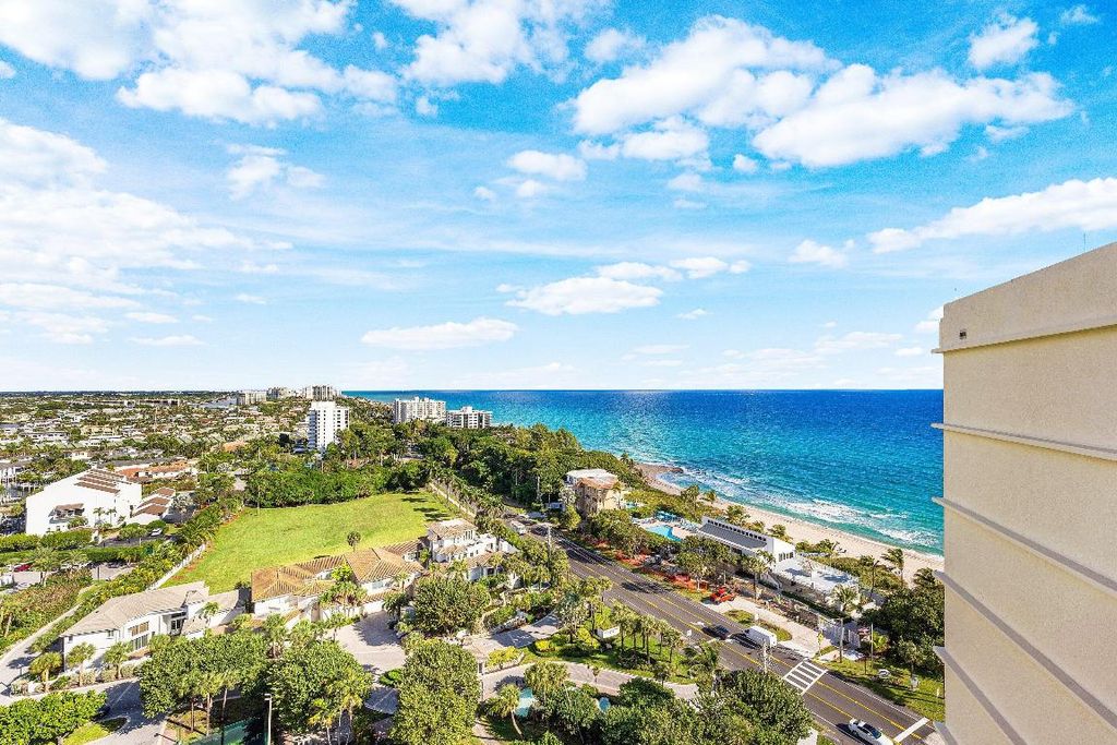 Image 8 of property listing at 4545 N Ocean Boulevard Ph-D, Boca Raton, FL 33431