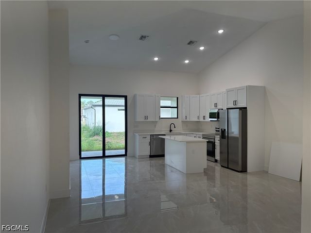 4812-4814 28th ST SW, Lehigh Acres, FL 33973