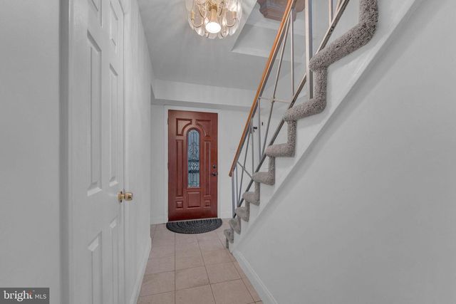 13 NORTHAMPTON DR, Willingboro, NJ 08046