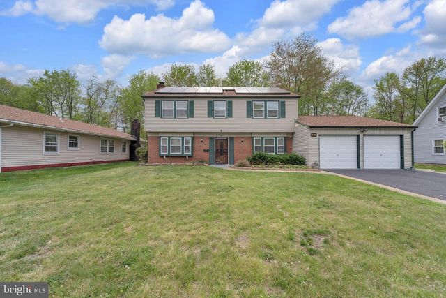 13 NORTHAMPTON DR, Willingboro, NJ 08046