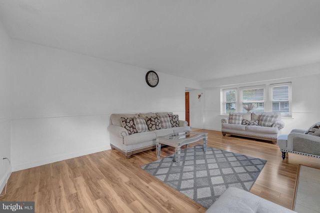 13 NORTHAMPTON DR, Willingboro, NJ 08046