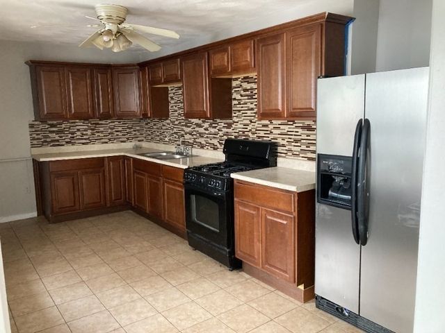 930 Lakeview, Lowell, MA 01850
