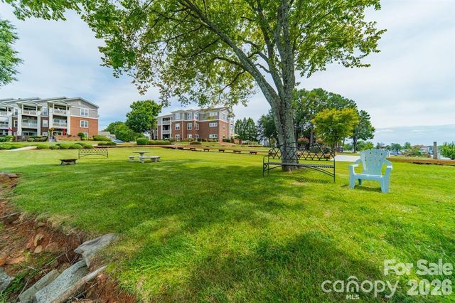 7822 Village Harbor Drive, Cornelius, NC 28031